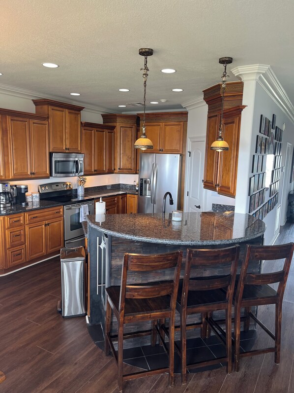 Paper towels - LAKE HOUSE. Serene, charming 5-bedroom house in greater New Orleans. (New Orleans)