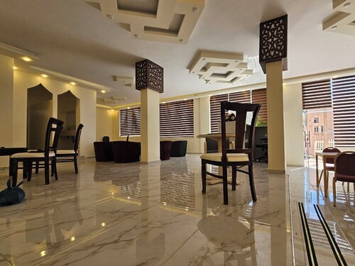 Charming 5-bedroom bed & breakfast with WiFi, AC in fabulous Wadi Musa, Petra