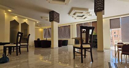 Charming 5-bedroom bed & breakfast with WiFi, AC in fabulous Wadi Musa, Petra