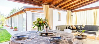 Oasis by the Sea: House with Garden and Private Beach Access