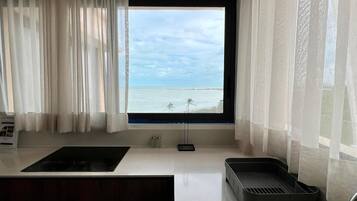 Departamento de lujo, alberca privada, vista al mar | Cocina privada | Tostadora