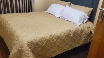 Chambre Double pour 1 personne, vue jardin | Fer et planche à repasser, Wi-Fi gratuit