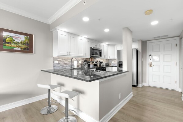 Fridge, microwave, oven, stovetop - Maidstone 2725 At Innisbrook... (Palm Harbor)