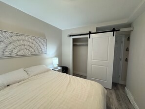 3 camere, una scrivania, ferro/asse da stiro, Wi-Fi gratuito