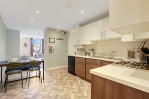 Fridge, microwave, oven, stovetop - Town centre apartment (Alnwick)