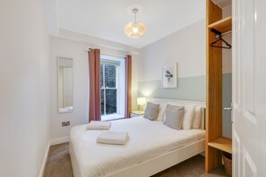 2 bedrooms, iron/ironing board, free WiFi, bed sheets - Town centre apartment (Alnwick)