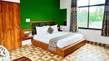 3 bedrooms, WiFi, bed sheets