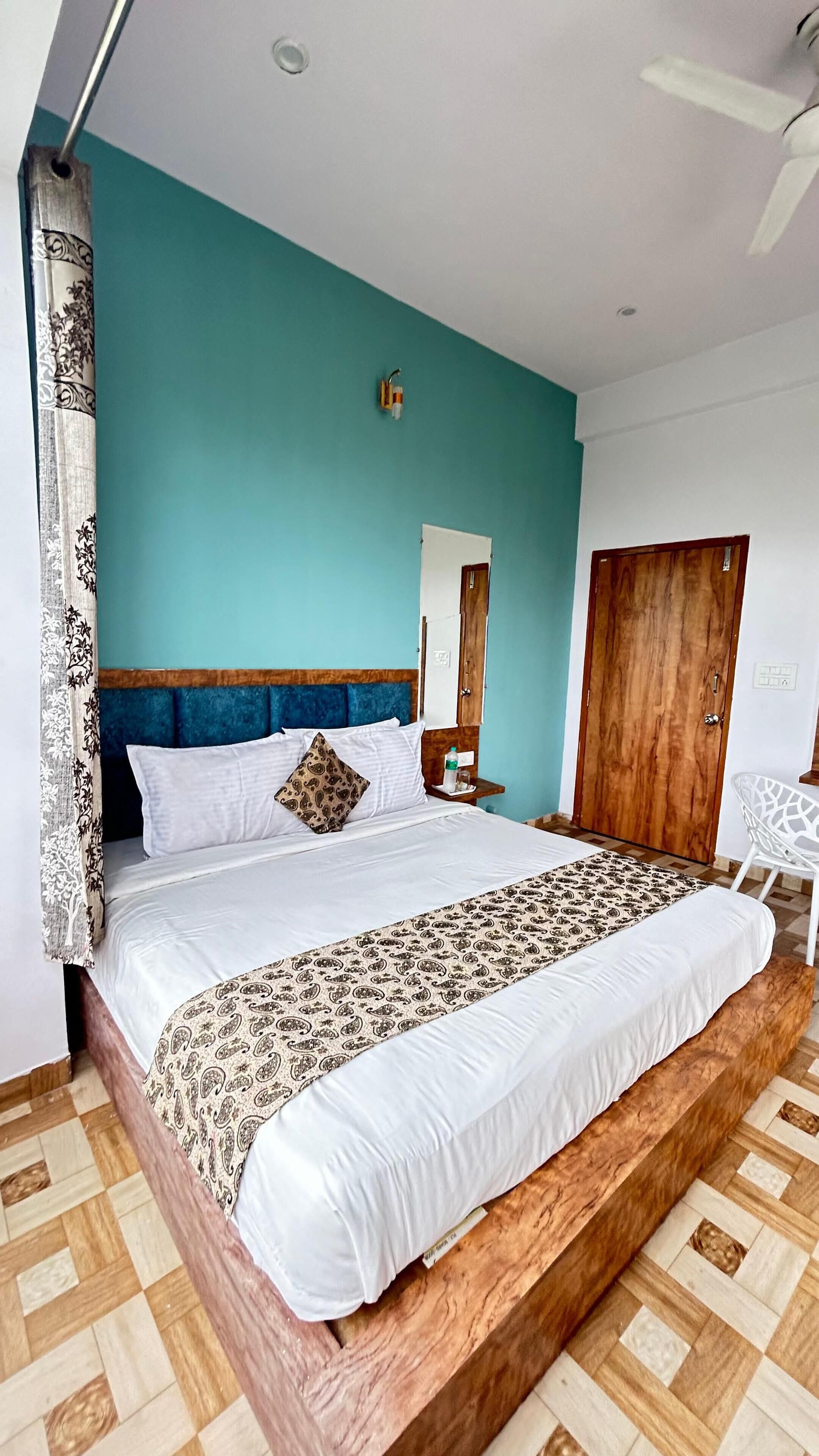 3 bedrooms, WiFi, bed sheets