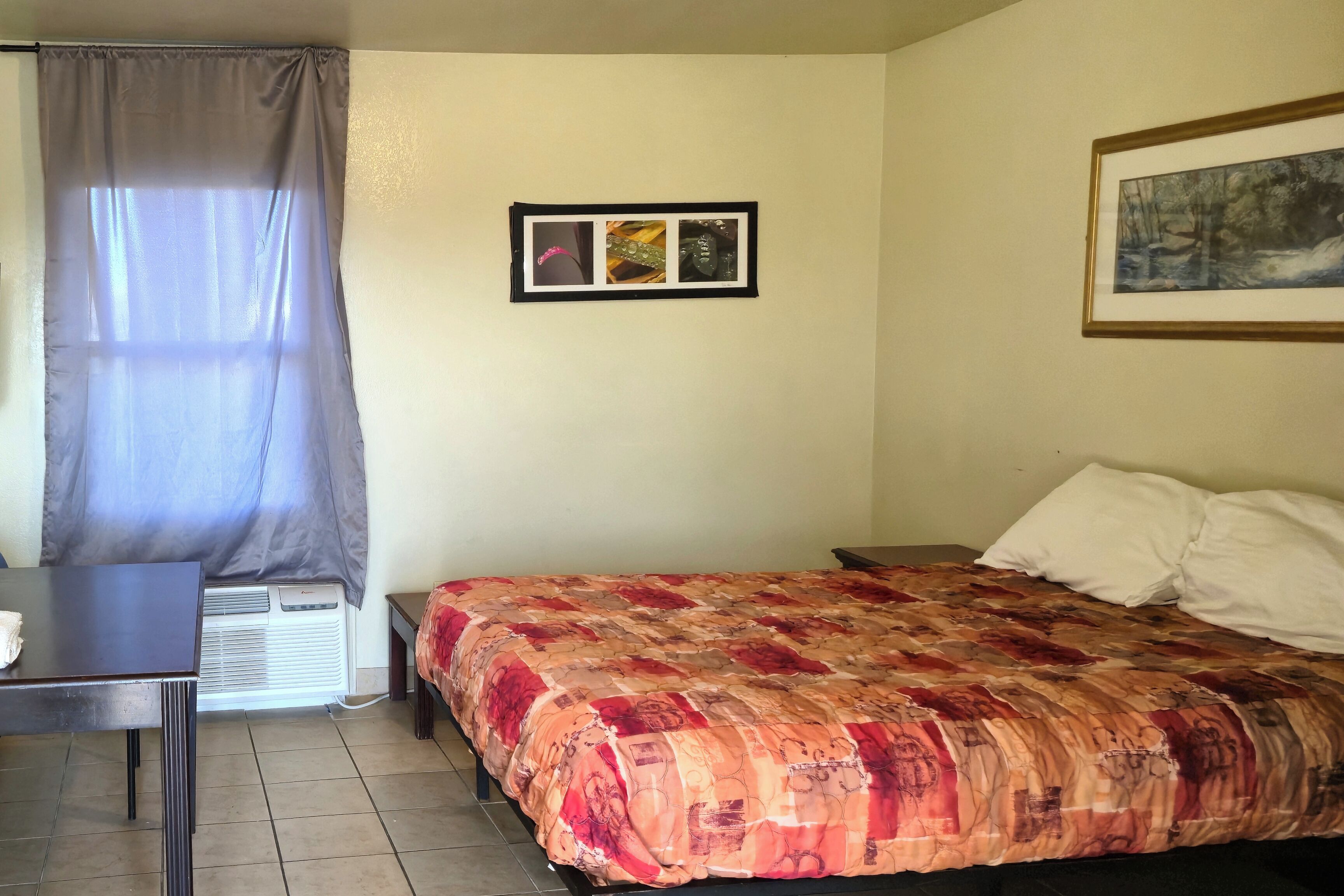 Desk, WiFi (free), bed sheets