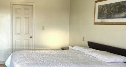 Cole Manor Motel By Oyo Love Field Market Center