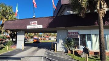 Entrada al alojamiento