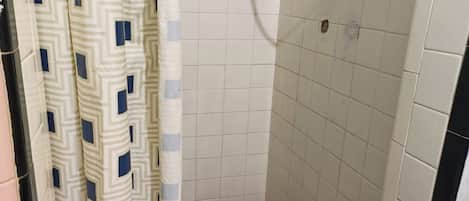 Room, 2 Queen Beds, Kitchenette | Bathroom