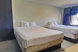 Zimmer, 2 Queen-Betten, Kochnische