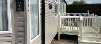 Lovely holiday caravan, located in Skegness - 10 minutes drive from the beach!