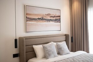 Luxury Studio, City View | Desk, laptop workspace, blackout drapes, soundproofing