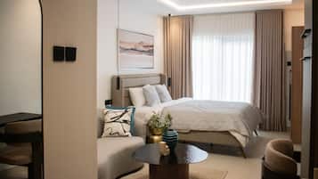 Luxury Studio, City View | Living area