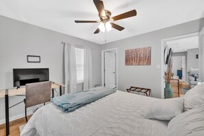 6 bedrooms, iron/ironing board, WiFi, bed sheets