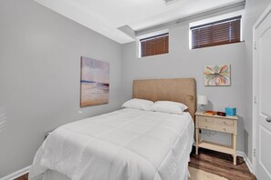 6 chambres, fer et planche à repasser, Wi-Fi, draps fournis