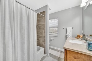 Toallas, jabón, papel de baño 