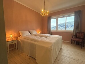 Didekorasi berbeda-beda dan dilengkapi dengan perabotan berbeda-beda