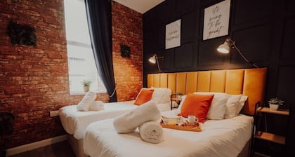 1 Bed, Sleeps 4, Free Parking