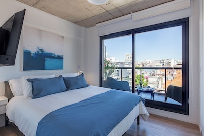 Luxurious 2 Bedroom & 2 Bathroom  Palermo Condo with 2 Balconies