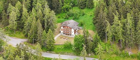 Esterni