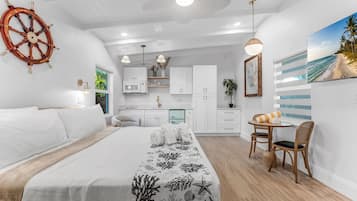 Exclusive Studio | Blackout drapes, iron/ironing board, free WiFi, bed sheets