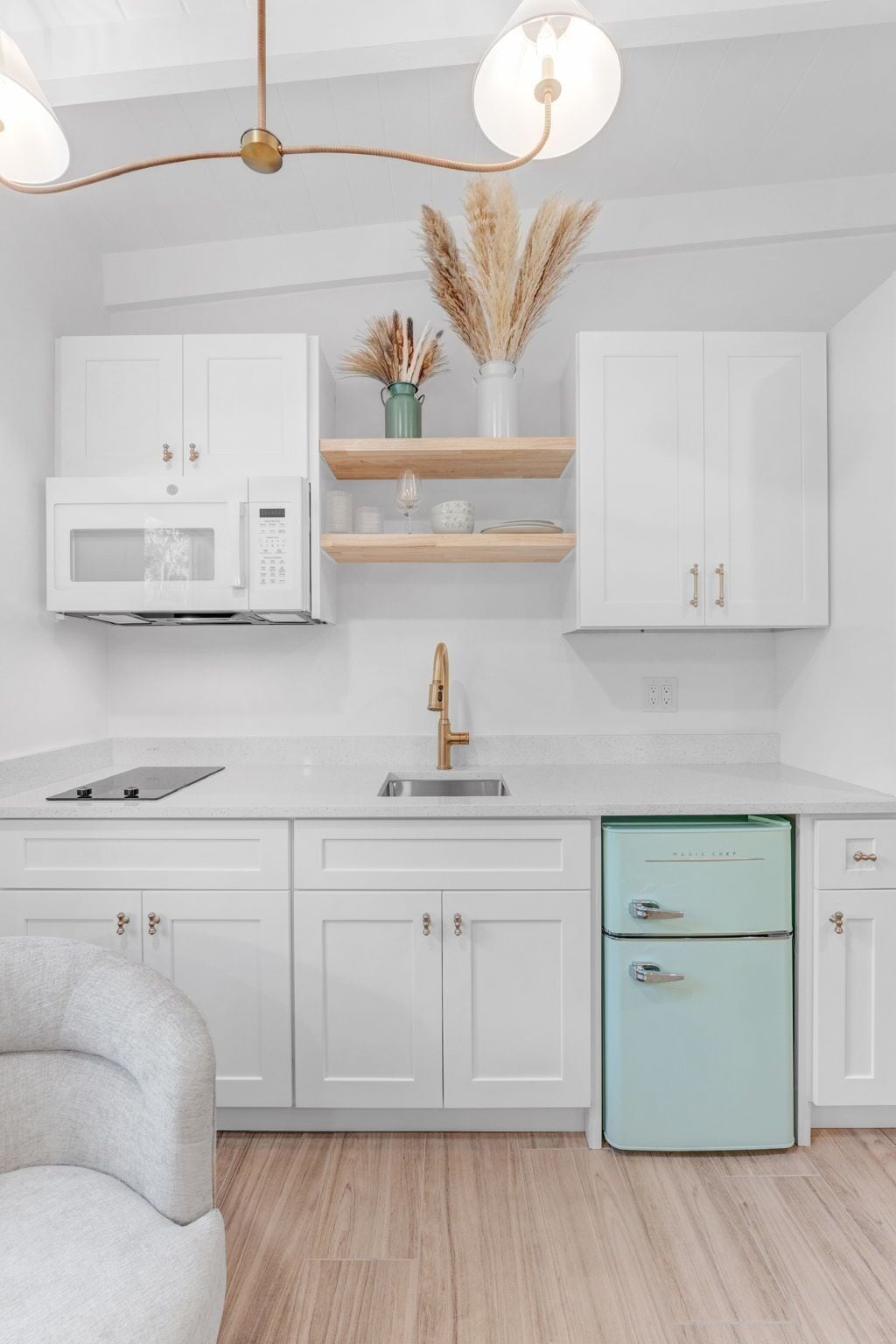 Exclusive Studio | Private kitchen | Mini-fridge, microwave, stovetop, toaster