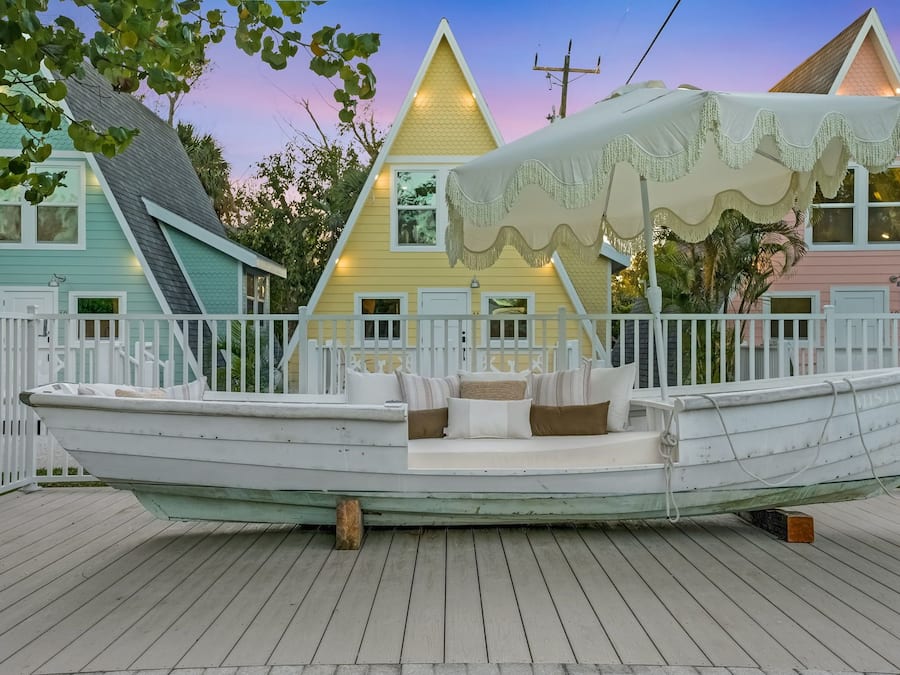 Stuga Signature | Mörkläggningsgardiner, strykjärn/strykbräda, gratis wi-fi och sängkläder