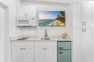Signature Studio Suite | Private kitchen | Mini-fridge, microwave, stovetop, toaster