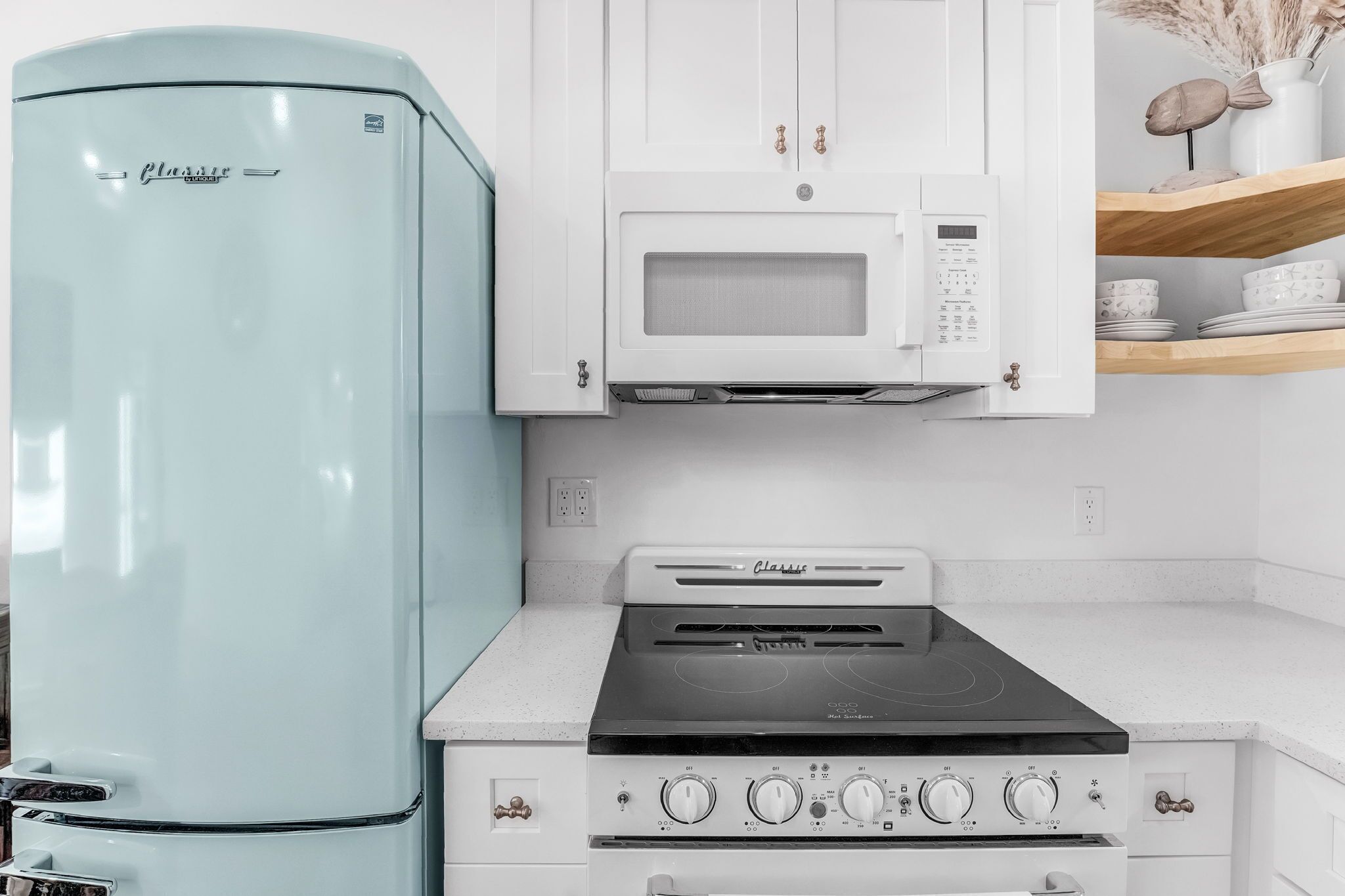 Yhden hengen deluxe-huone | Yksityinen keittiö | Minijääkaappi, mikroaaltouuni, liesi, leivänpaahdin