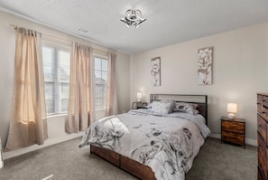 3 bedrooms, desk, iron/ironing board, WiFi
