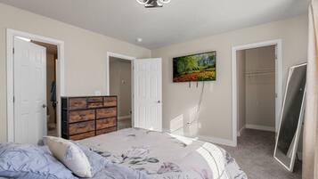 3 bedrooms, desk, iron/ironing board, WiFi