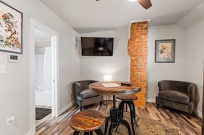 Dining - Southside Lounge on Magnolia
Midterm Rental (Fort Worth)