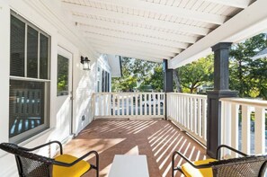Terrace/patio - Southside Lounge on Magnolia
Midterm Rental (Fort Worth)
