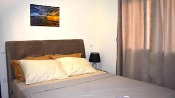 2 bedrooms, in-room safe, iron/ironing board, free WiFi