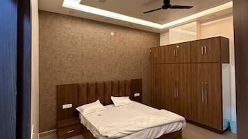华丽双人房, 露台 | 办公桌、笔记本电脑工作区、熨斗/熨板、免费 WiFi