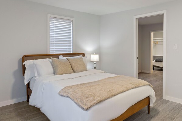 2 sovrum, skrivbord, strykjärn/strykbräda och gratis wi-fi