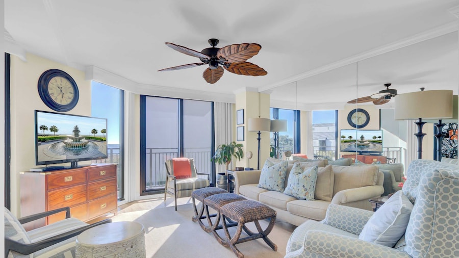 Oceanfront w/ Pool + Beach Access & Balcony View 312 B Shipwatch by Avantstay