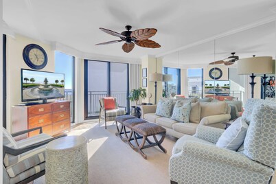 Oceanfront w/ Pool + Beach Access & Balcony View 312 B Shipwatch by Avantstay