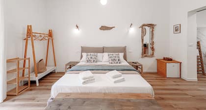 Global Central Suites★ ★ ★ Elegant Guesthouse in the Heart of San Remo