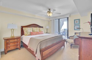 House | 3 bedrooms - Oceanfront w Pool Beach Access Balcony View 312 B Shipwatch by Avantstay (Isle of Palms)