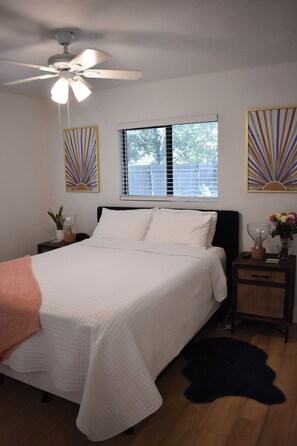 2 bedrooms, in-room safe, desk, iron/ironing board