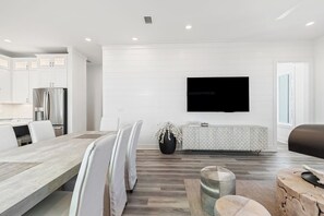 Dining - BRAND NEW Luxury Home | 30A Pool, Bikes, Golf Cart (Inlet Beach)