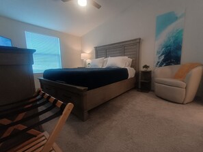 3 bedrooms, iron/ironing board, free WiFi, bed sheets - Charming 3-Bedroom House (Spring Valley)