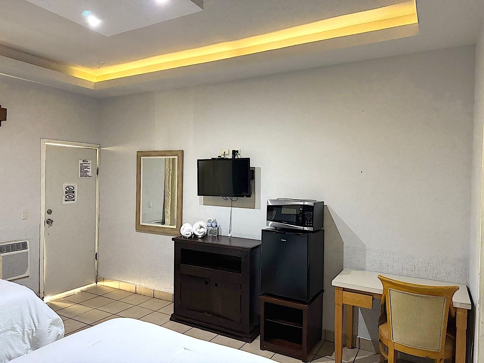 舒適雙人房, 2 張標準雙人床, 非吸煙房, 微波爐 | 遮光布/窗簾、熨斗/熨衣板、免費無線上網、床單