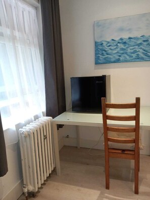 Basic Single Room, 1 Twin Bed | Iron/ironing board, free WiFi - Number Four  (Brighton)