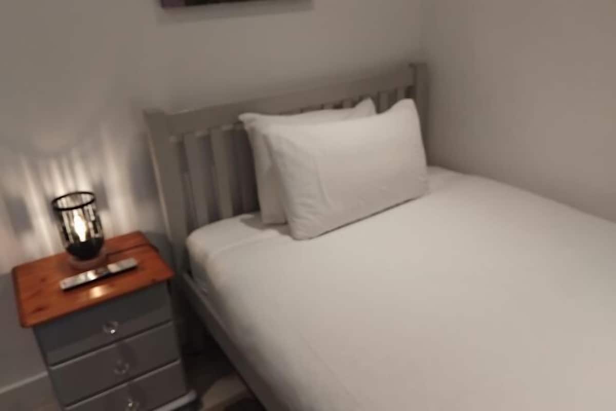 Iron/ironing board, free WiFi