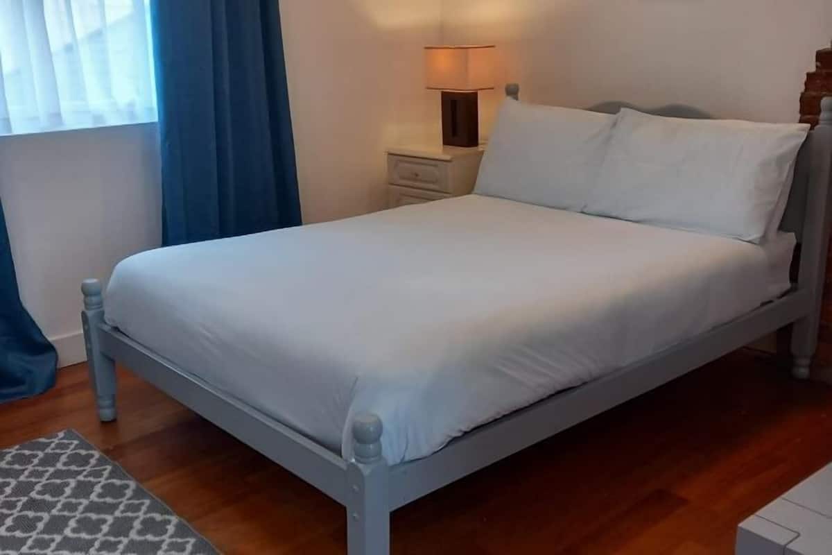 Iron/ironing board, free WiFi